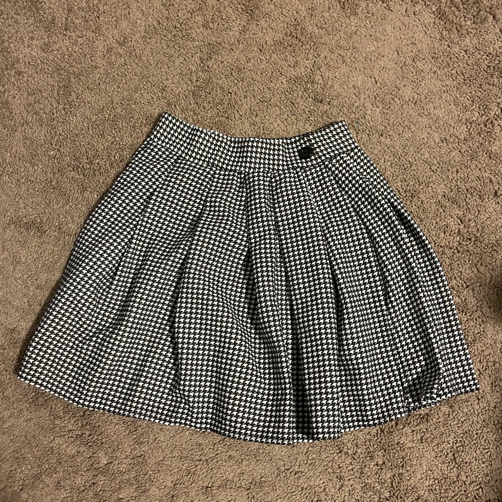 Side slit skirt
